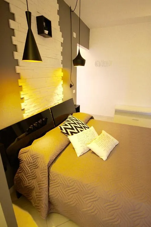 אולביה Park 20 Guesthouse 4*,